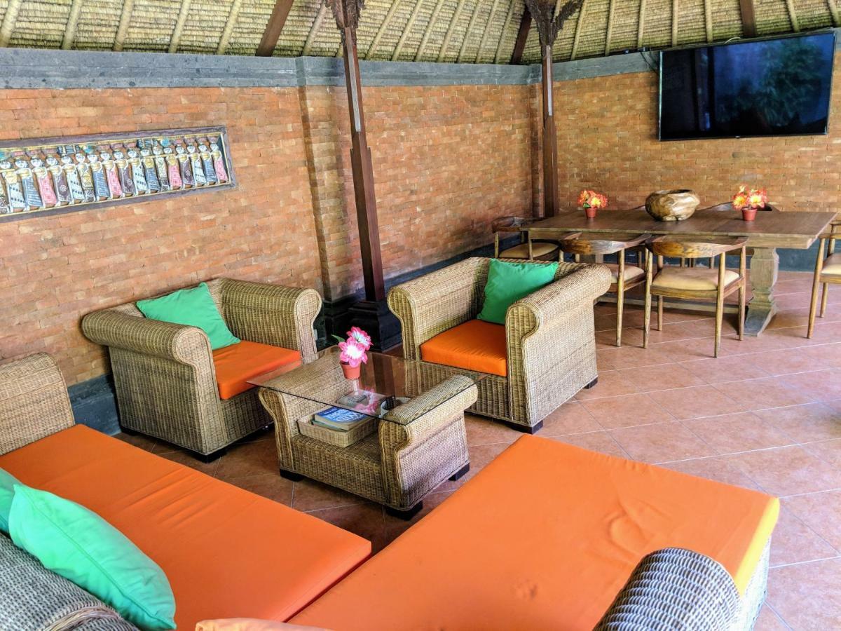 The Laras Villa Jimbaran  Exterior photo