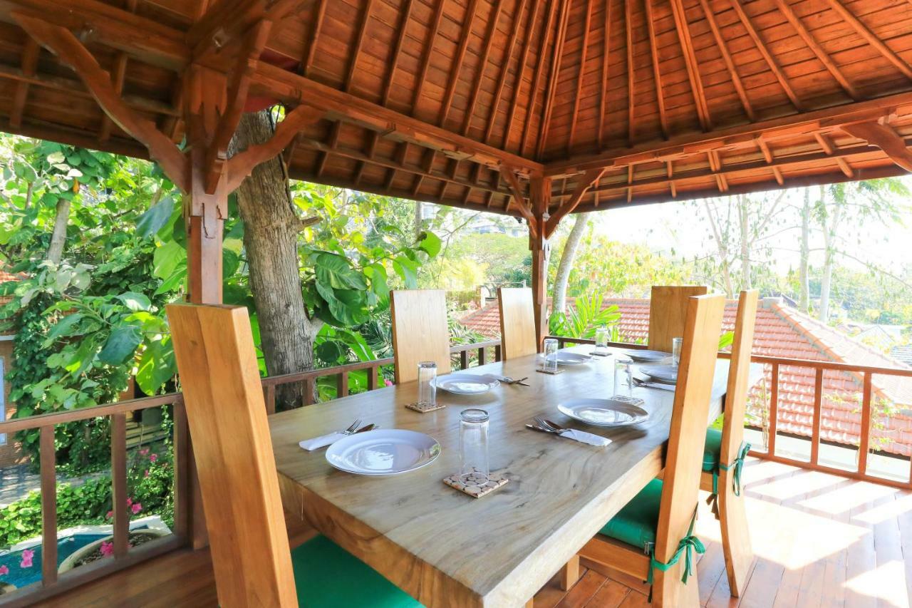 The Laras Villa Jimbaran  Exterior photo