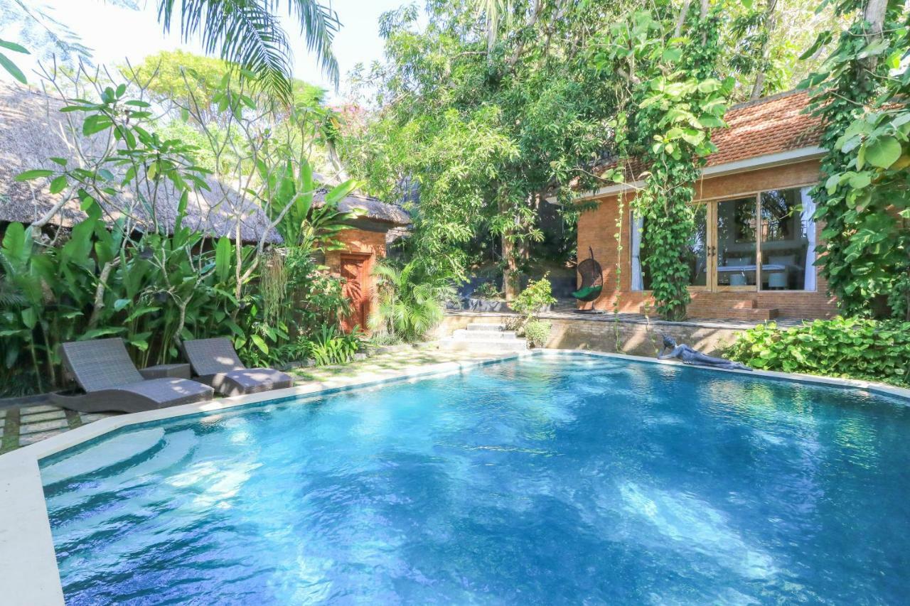 The Laras Villa Jimbaran  Exterior photo