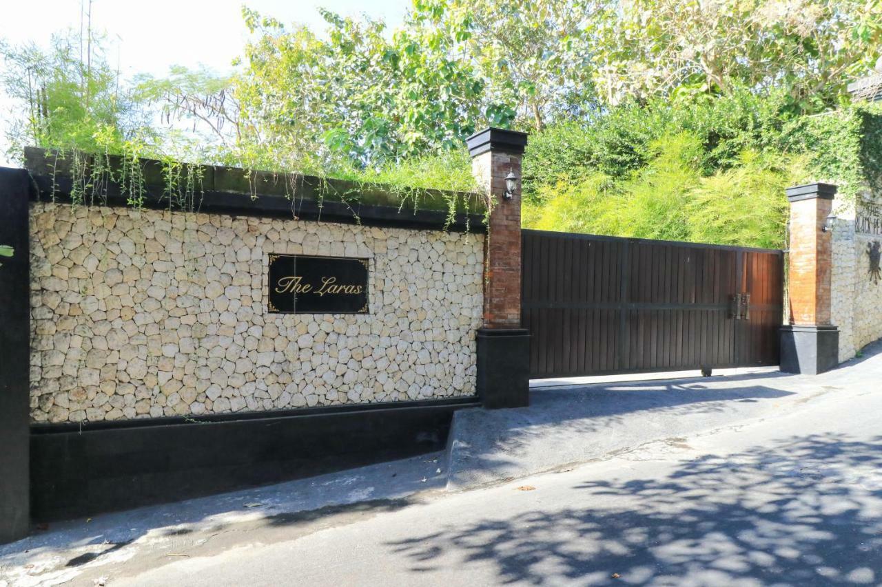 The Laras Villa Jimbaran  Exterior photo