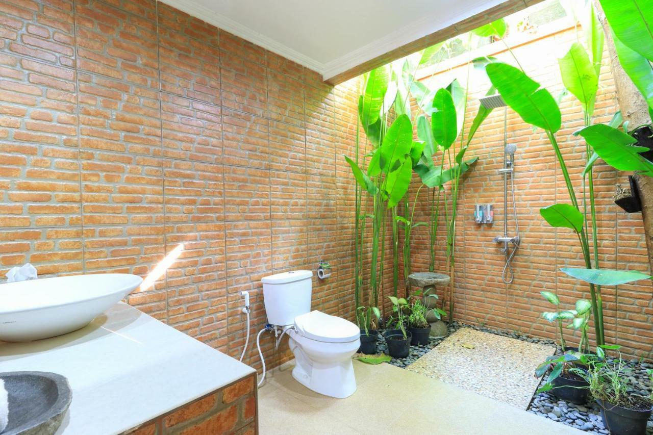 The Laras Villa Jimbaran  Exterior photo