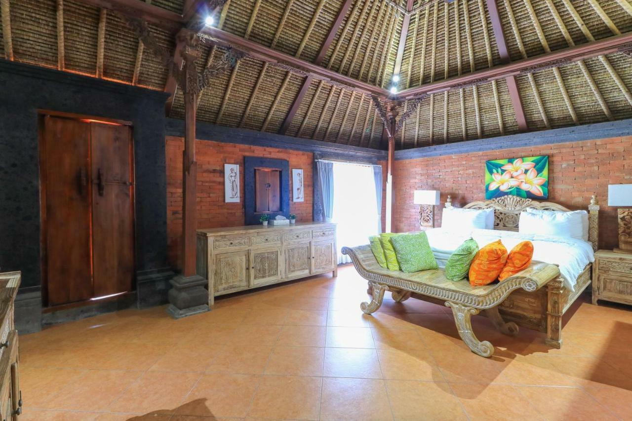 The Laras Villa Jimbaran  Exterior photo