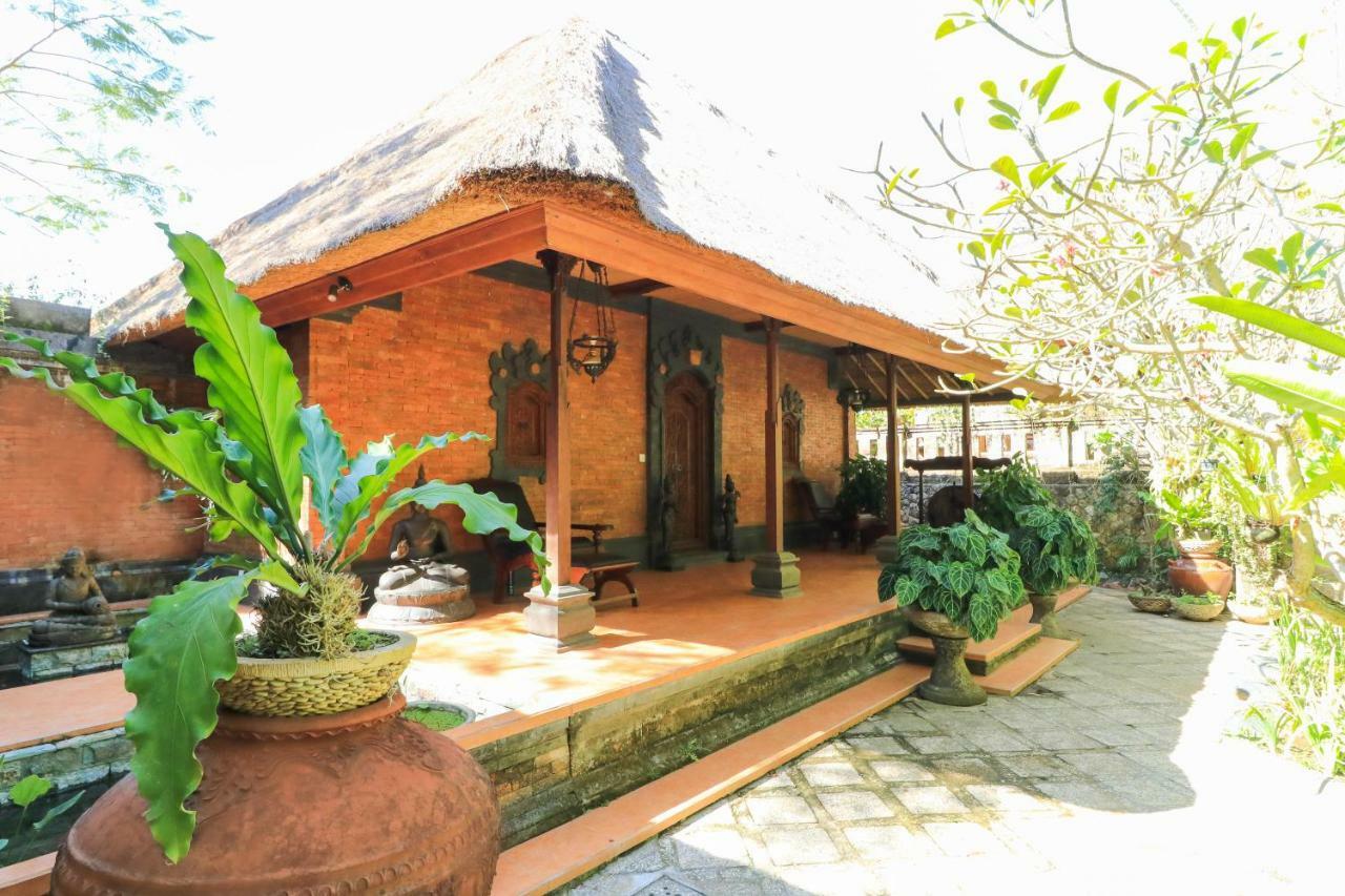 The Laras Villa Jimbaran  Exterior photo